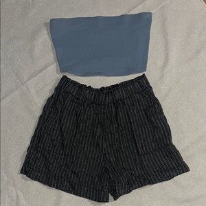 H&M Blue Top Sleek Stretchy Design